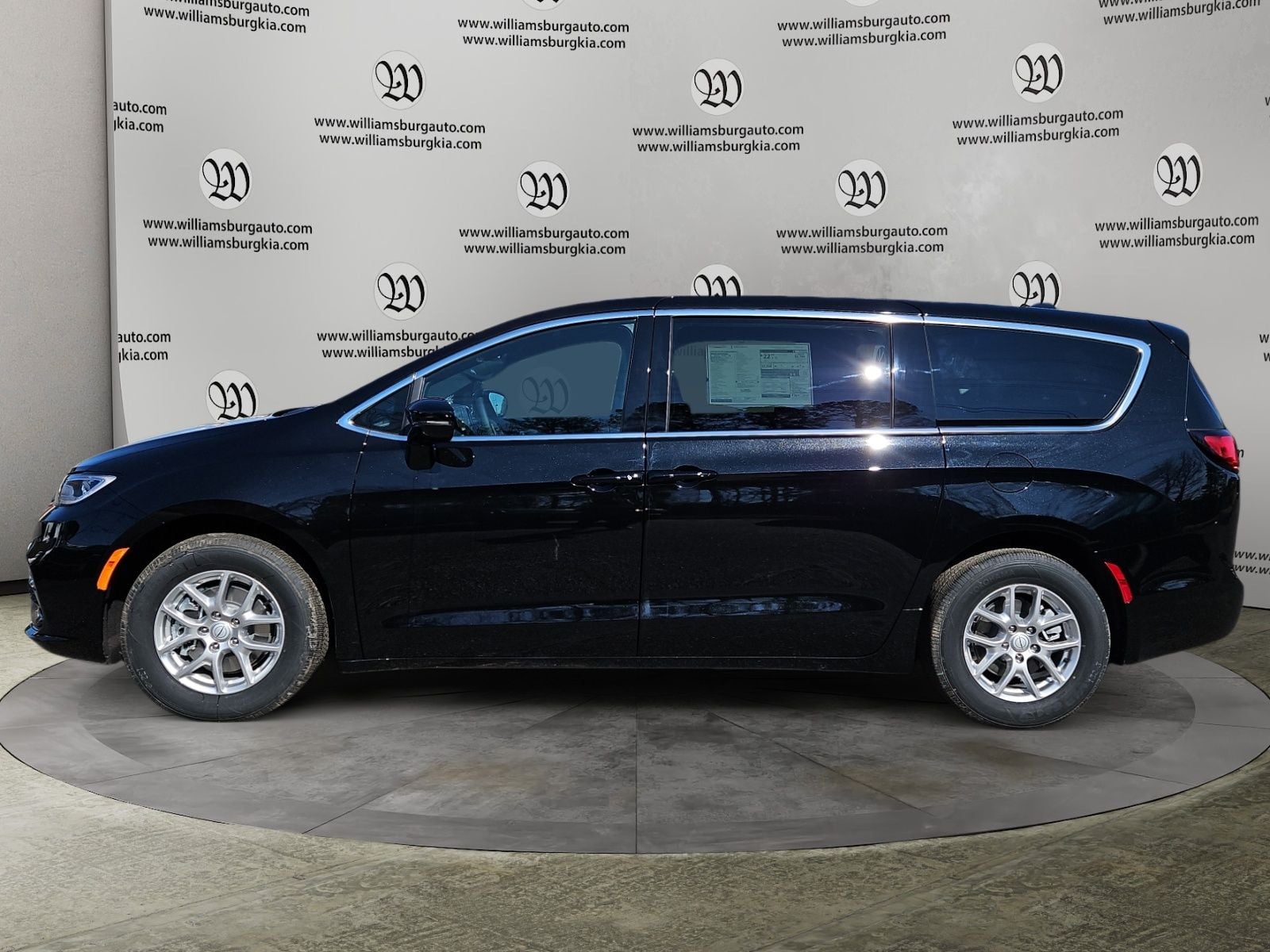 New 2026 Chrysler Pacifica Select - photo - 1