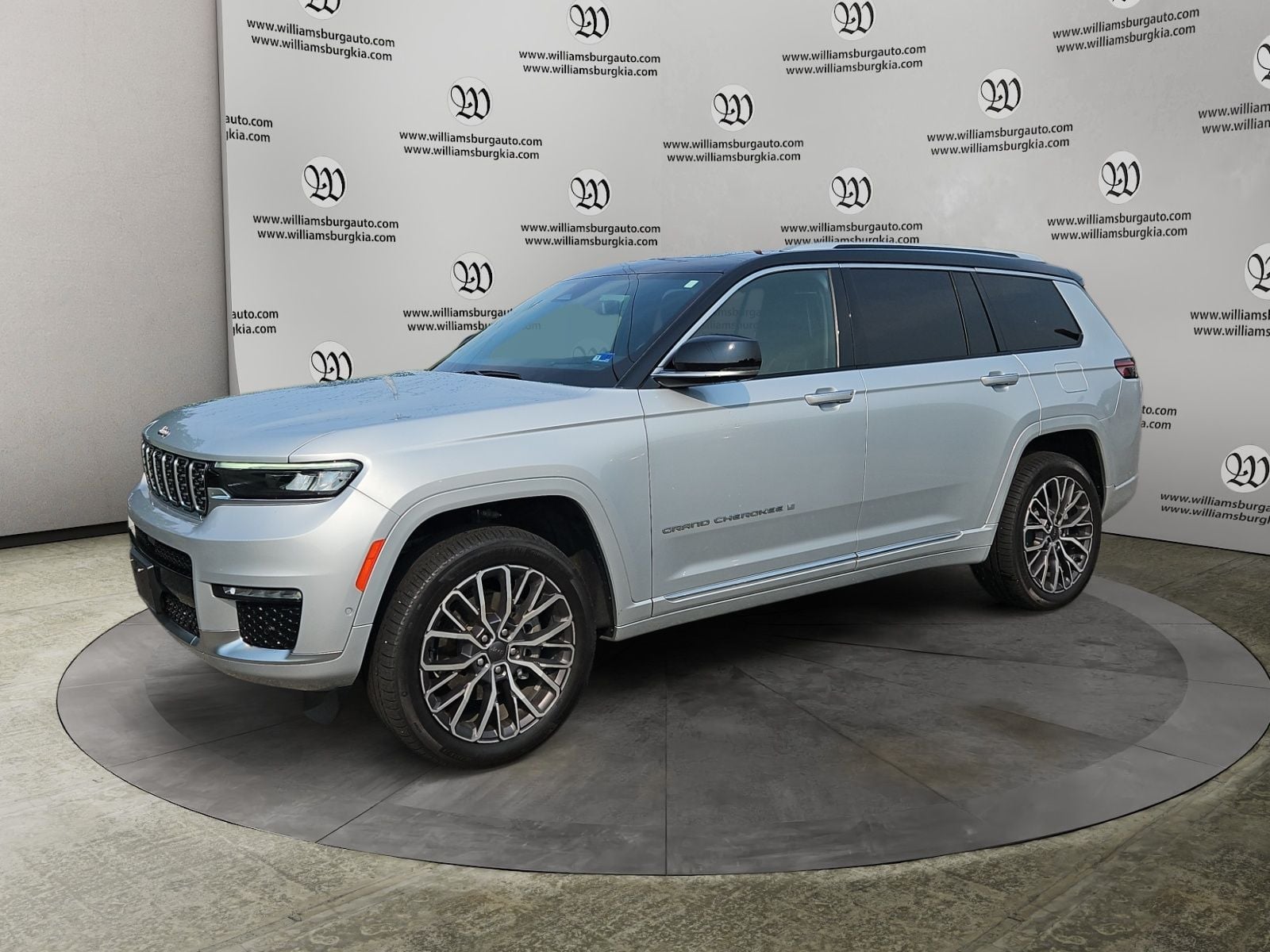 2022 Jeep Grand Cherokee L Summit Photo in Williamsburg VA 23185