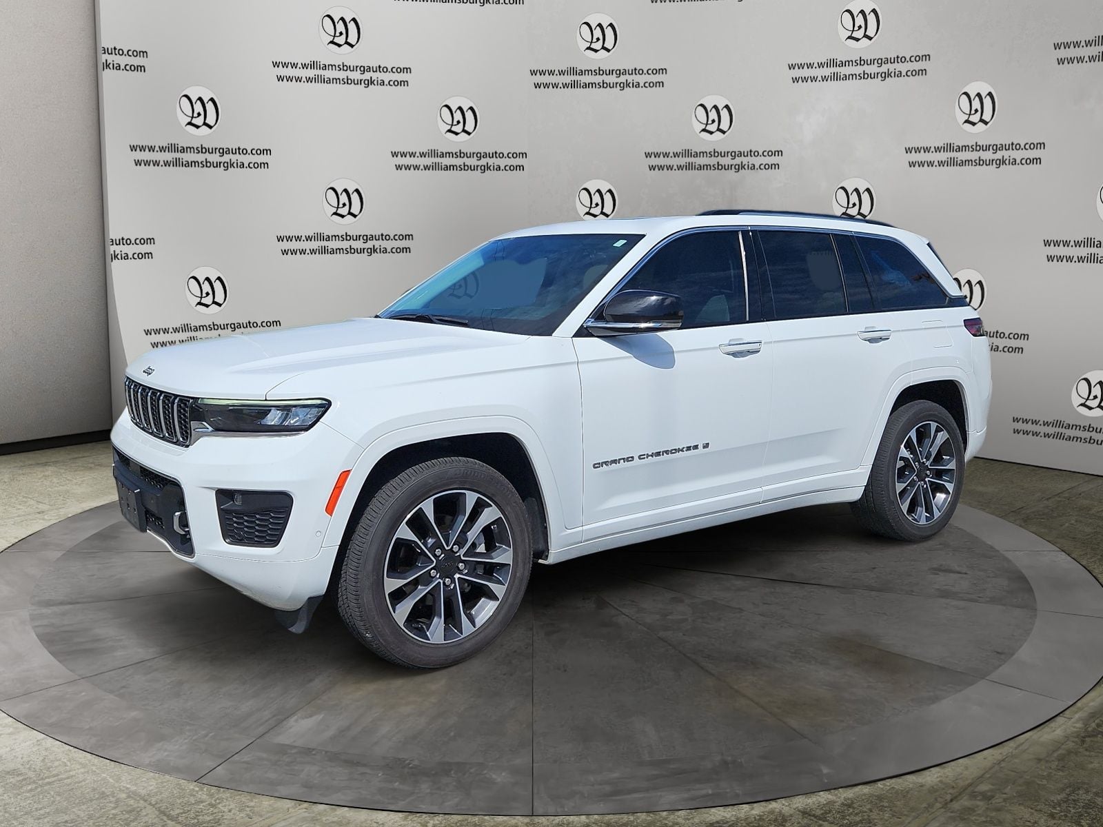 2022 Jeep Grand Cherokee Overland Photo in Williamsburg VA 23185
