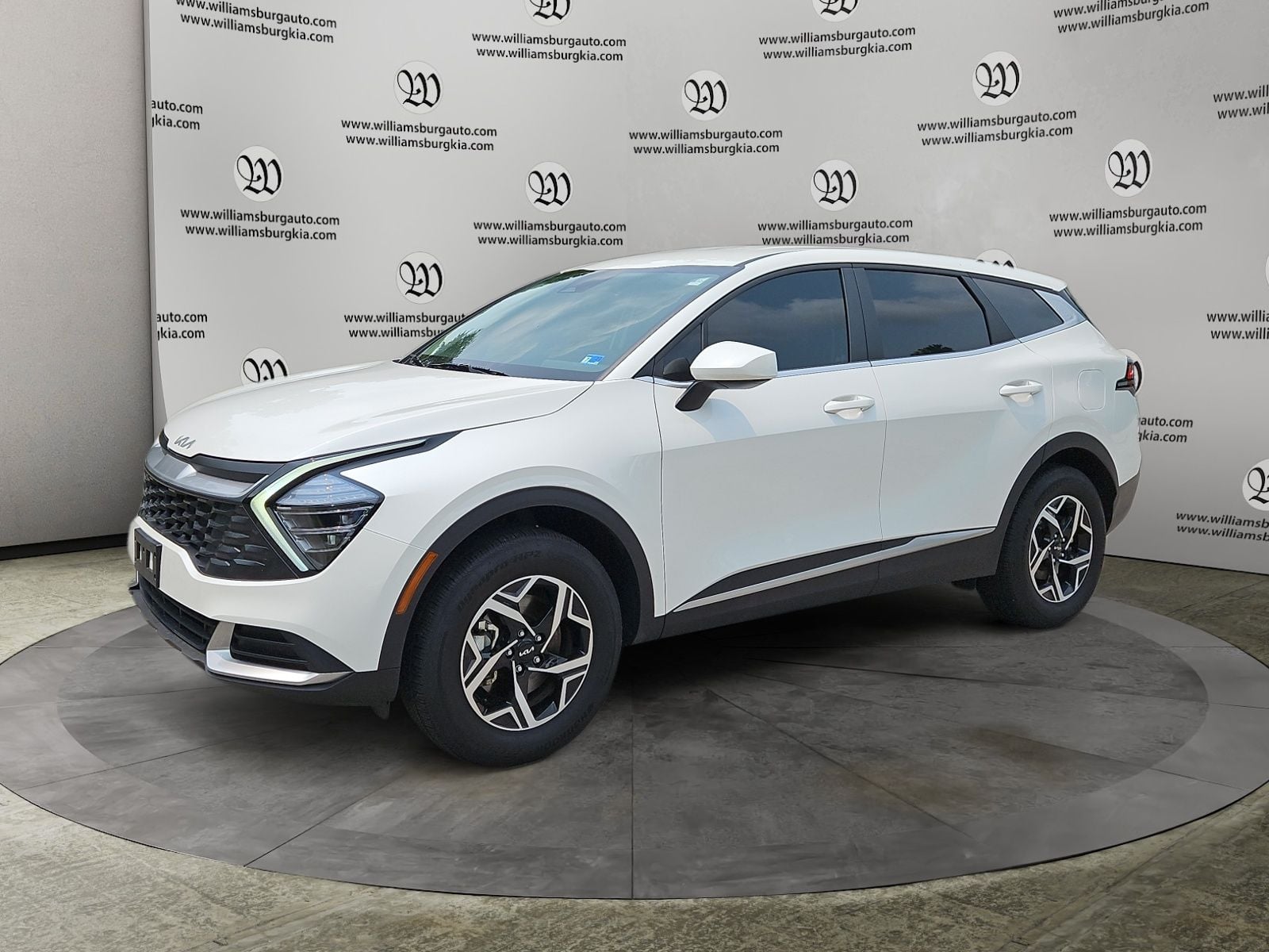 2025 Kia Sportage LX Photo in Williamsburg VA 23185
