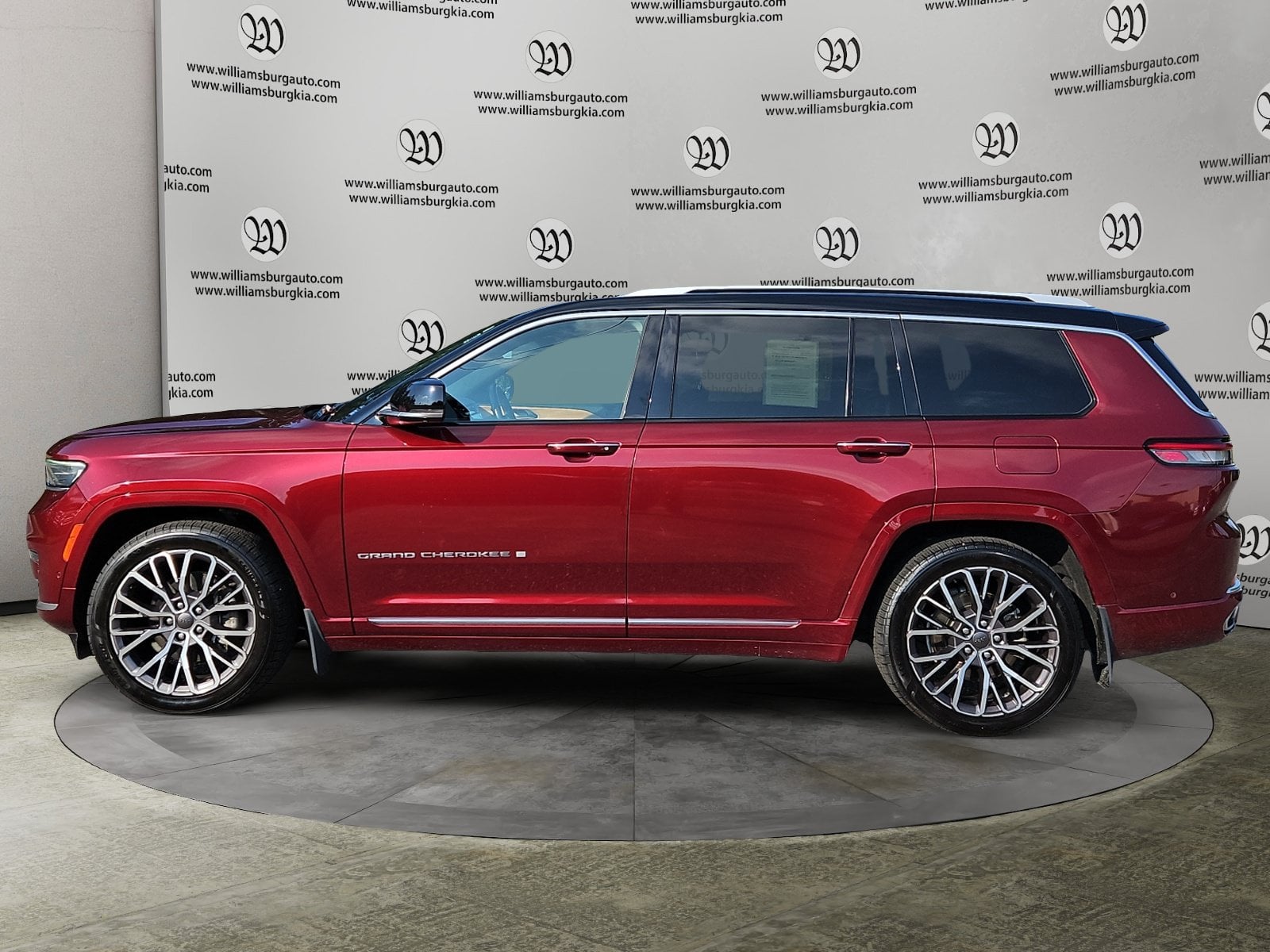 2021 Jeep Grand Cherokee L Summit Photo in Williamsburg VA 23185
