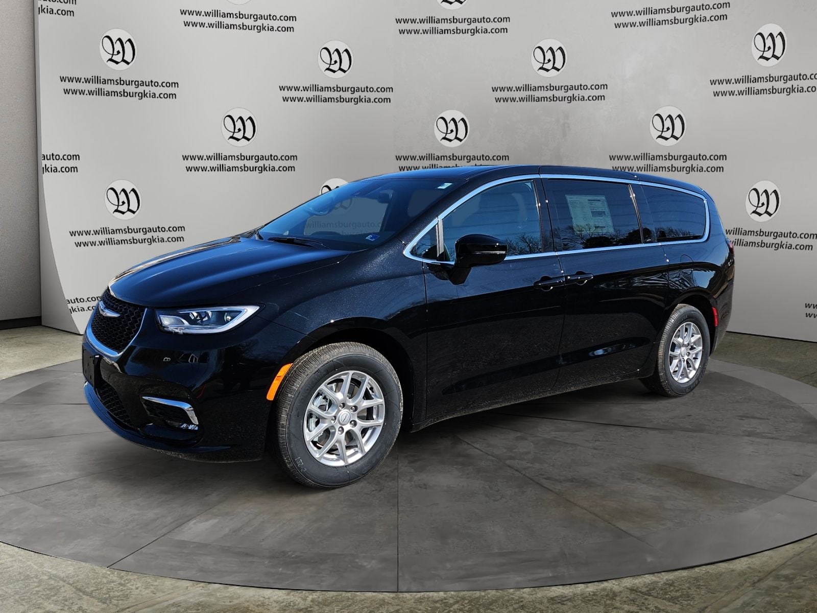 2026 Chrysler Pacifica Select Photo in Williamsburg VA 23185
