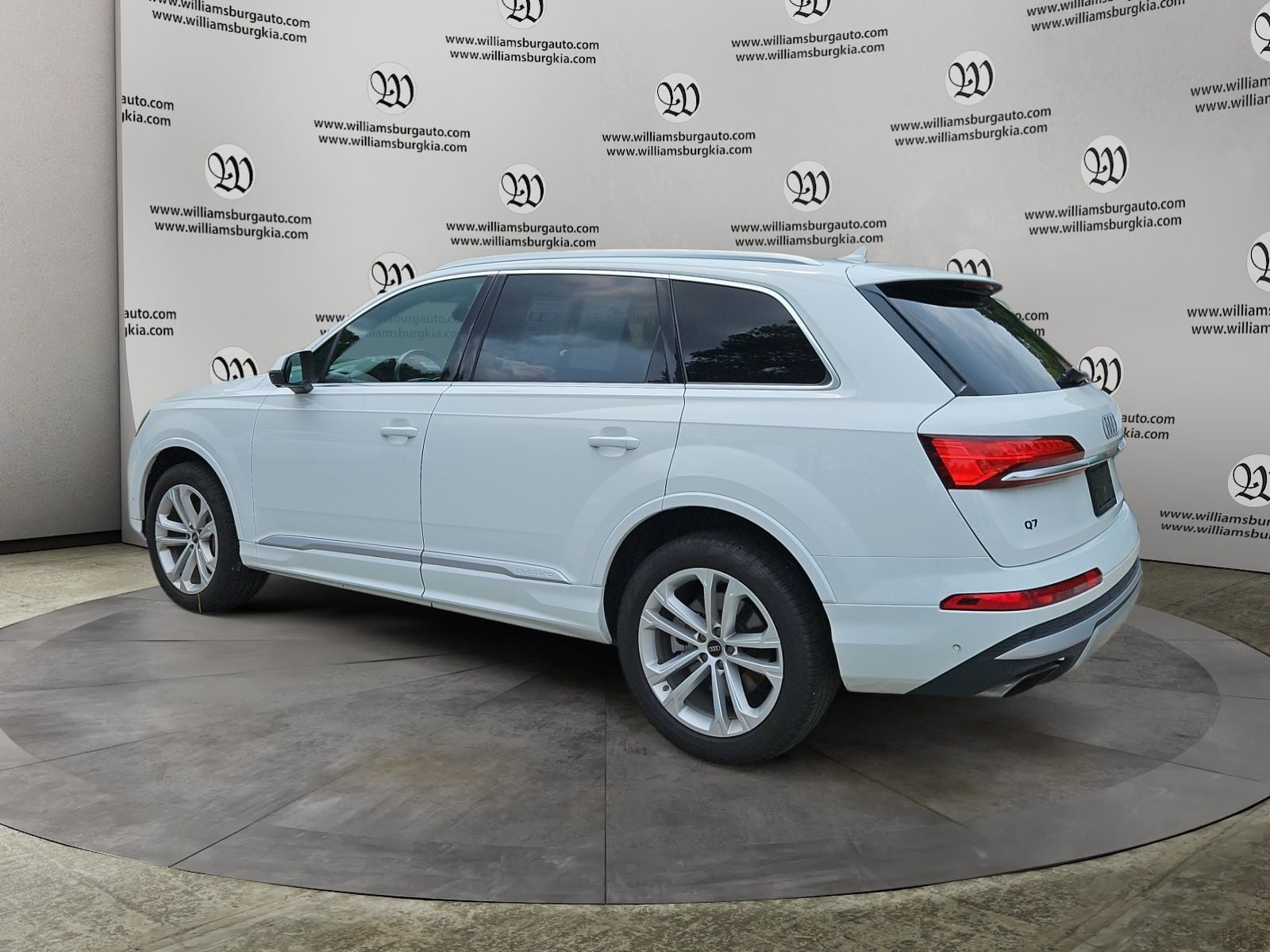 2025 Audi Q7 55 Premium Plus Photo in Williamsburg VA 23185